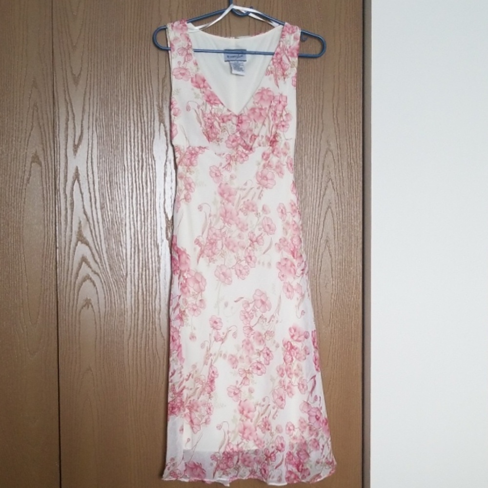 Sleeveless floral dress